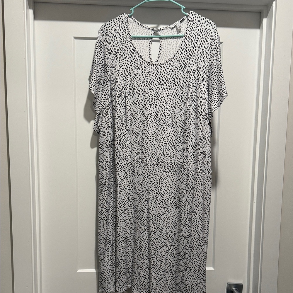 41 Hawthorn Black and White Patterned Midi Dress